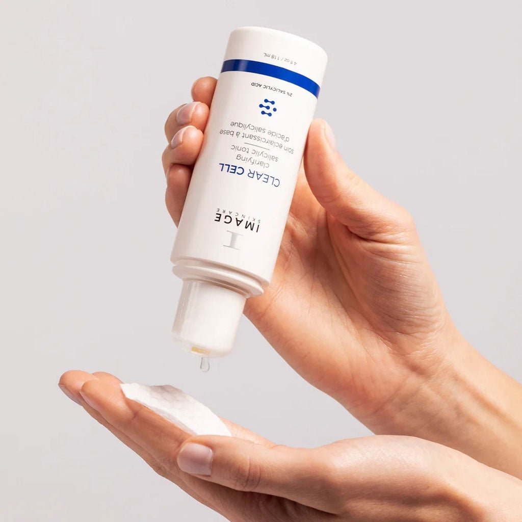 https://media.myaster.com/images/products/1068563/image-clear-cell-clarifying-salicylic-tonic-118ml/1068563_3.jpg