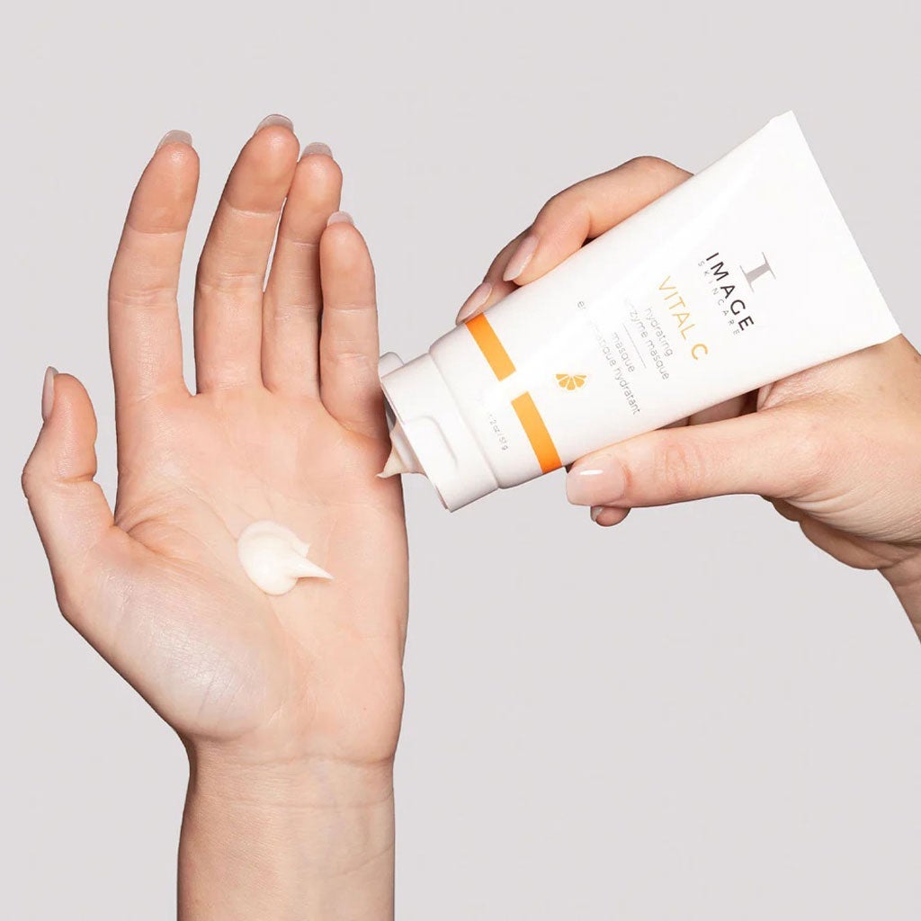 https://media.myaster.com/images/products/1068570/image-vital-c-hydrating-enzyme-masque-57g/1068570_4.jpg