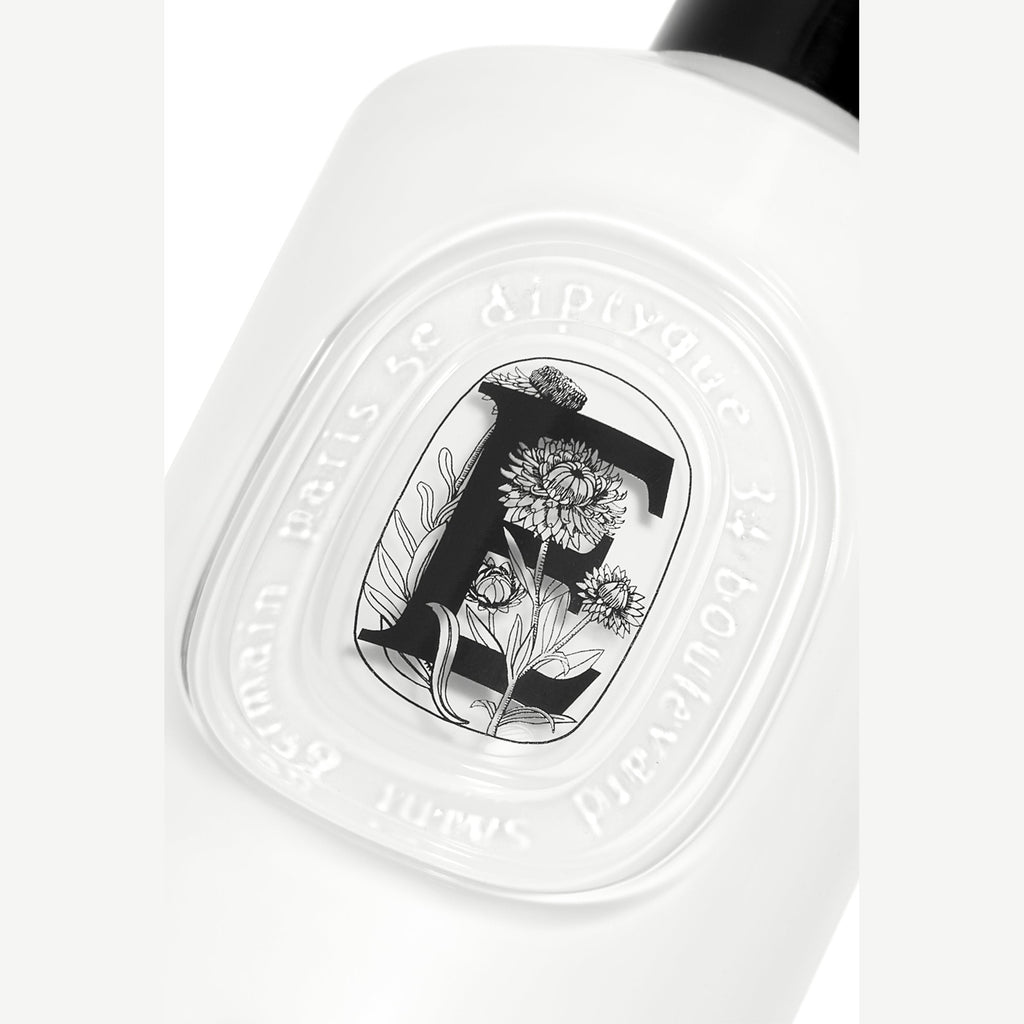 https://bloomingdales.ae/on/demandware.static/-/Sites-bloomingdales-master-catalog/default/dwd97b2dad/sfcc-new-blm-production/2/1/6/8/4/216845536_FR.jpg