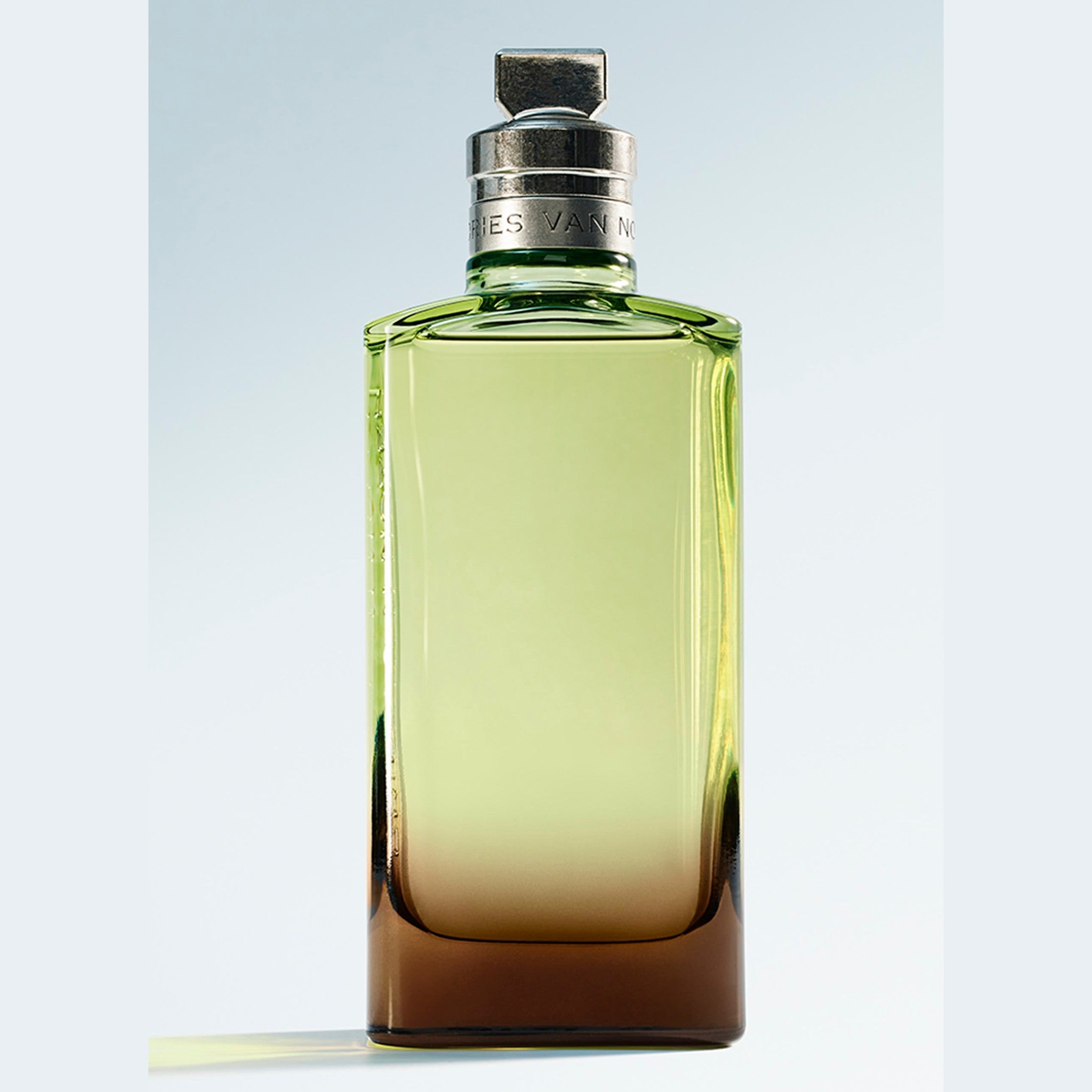 https://bloomingdales.ae/on/demandware.static/-/Sites-bloomingdales-master-catalog/default/dw3f7f5212/sfcc-new-blm-production/2/1/7/3/4/217348836_FR.jpg
