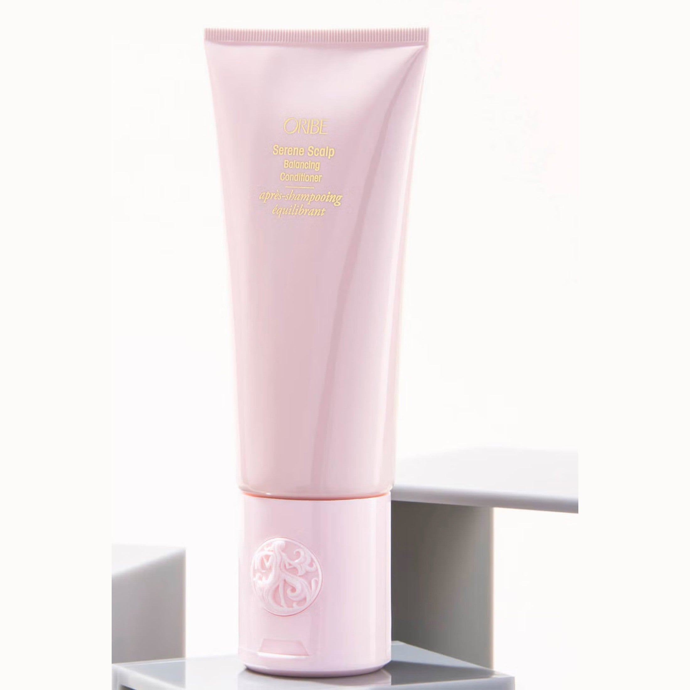 https://bloomingdales.ae/on/demandware.static/-/Sites-bloomingdales-master-catalog/default/dwf3249fbb/sfcc-new-blm-production/2/1/7/9/2/217926748_E2.jpg