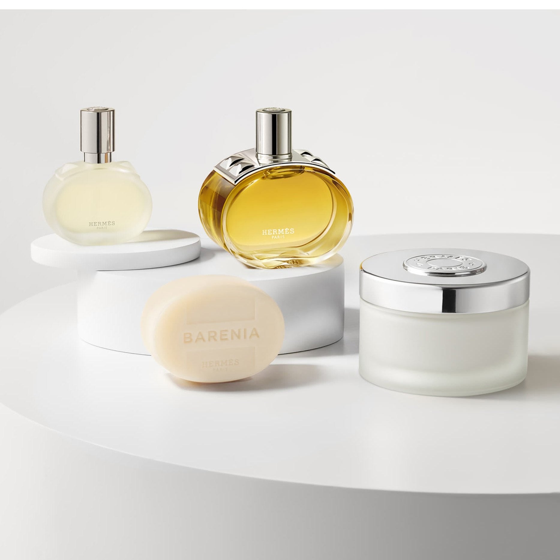 https://bloomingdales.ae/on/demandware.static/-/Sites-bloomingdales-master-catalog/default/dw3db125ab/sfcc-new-blm-production/2/1/8/6/7/218675340_E1.jpg