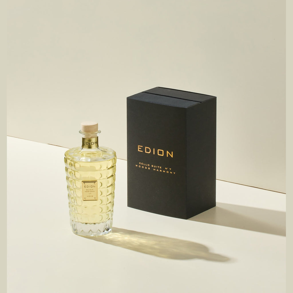 https://bloomingdales.ae/on/demandware.static/-/Sites-bloomingdales-master-catalog/default/dw06777eee/sfcc-new-blm-production/2/1/9/0/4/219042082_FR.jpg